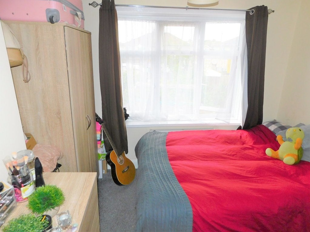 Room Warren Avenue in Southampton