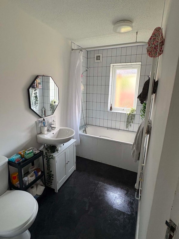 Room Parkfield Avenue in Bristol