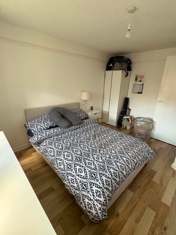 Room Parkfield Avenue in Bristol
