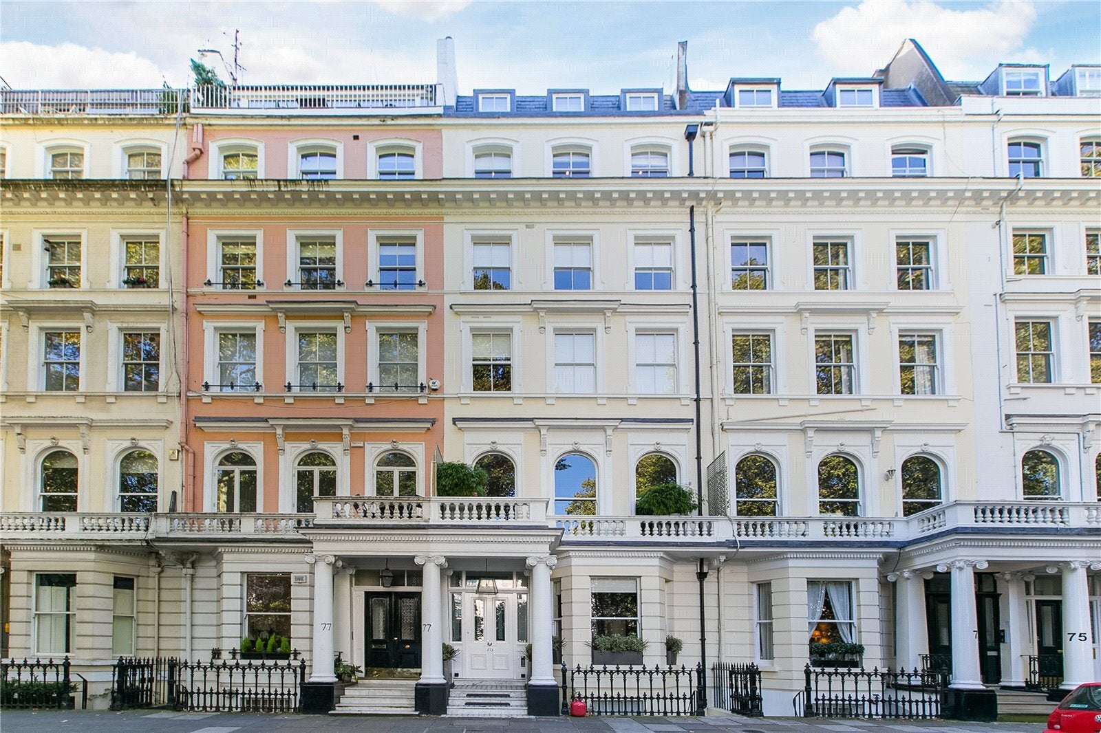 Flat Cornwall Gardens in Greater London
