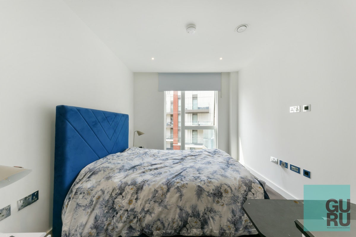 House Malthouse Road in London