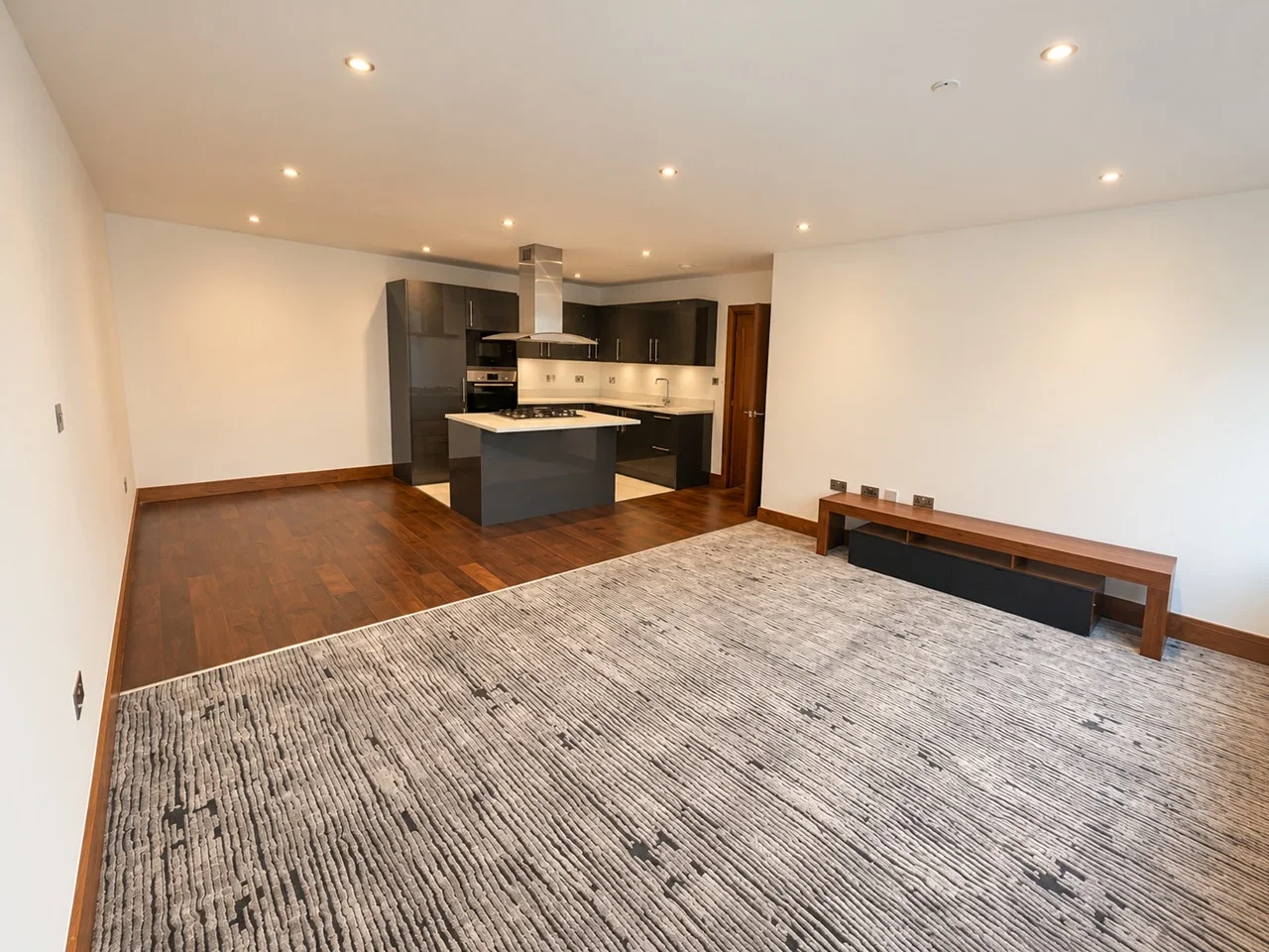 Flat Whitgift Street in Greater London
