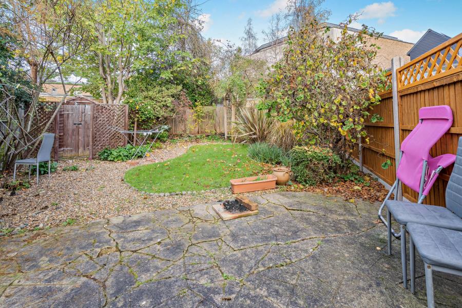 Flat Audley Court in Greater London