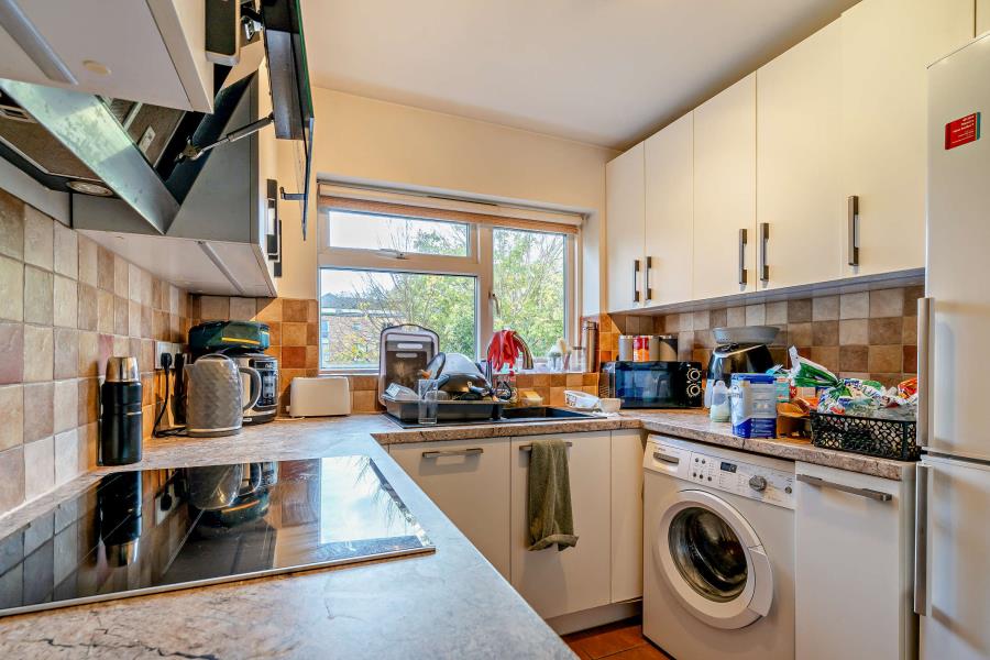 Flat Audley Court in Greater London