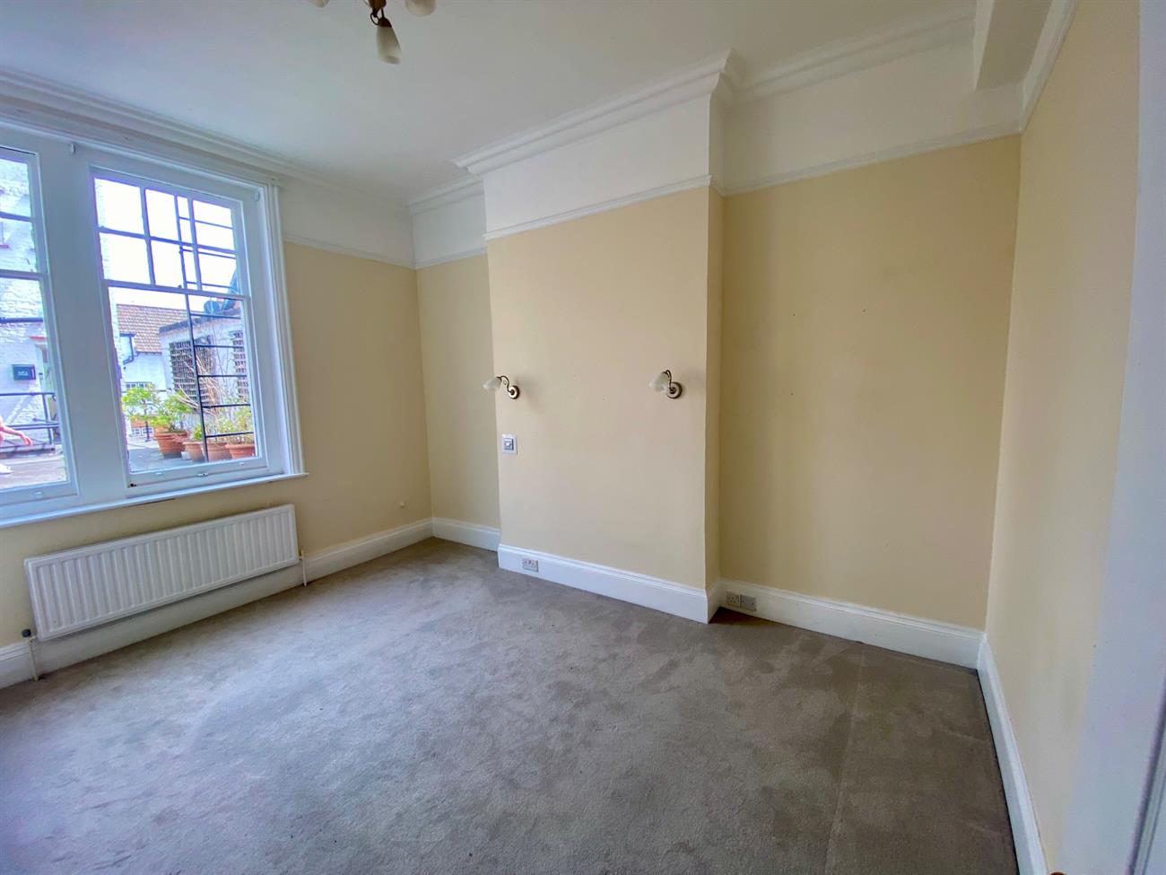 Flat Packhorse Road in Chalfont St Peter