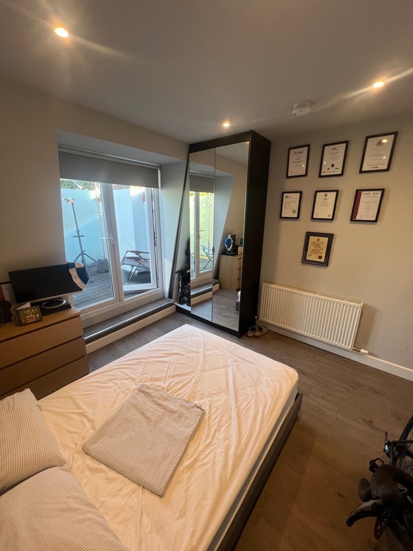 Room Bickley Street in Greater London