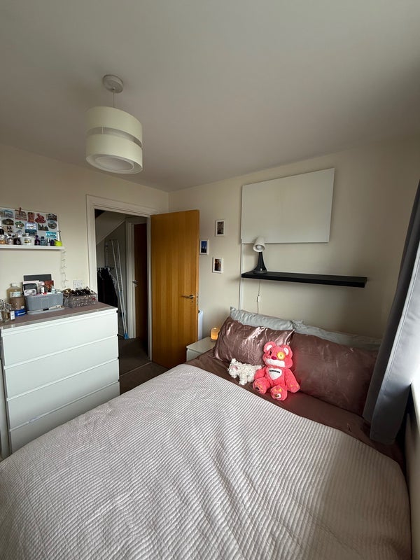 Room Trinity Road in Greater London