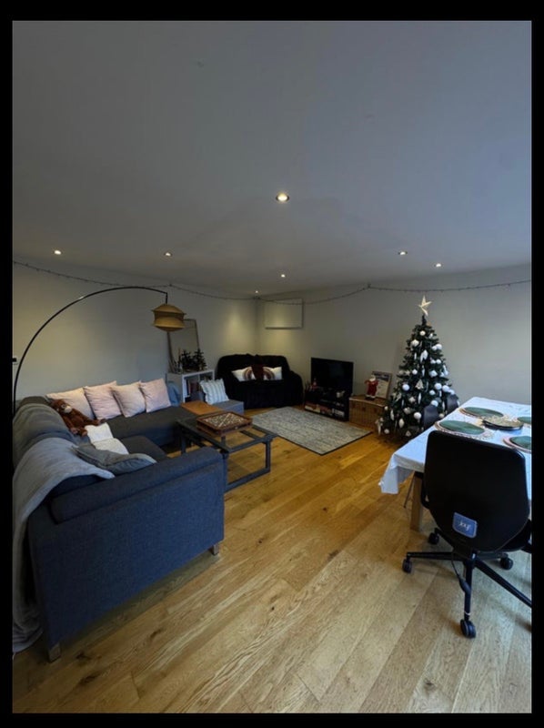 Room Trinity Road in Greater London