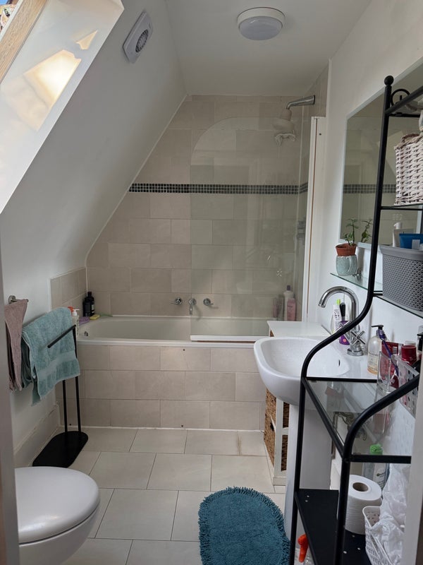 Room Trinity Road in Greater London