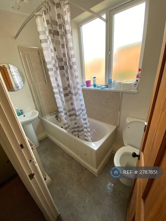 Flat Prospect Place in Newcastle upon Tyne