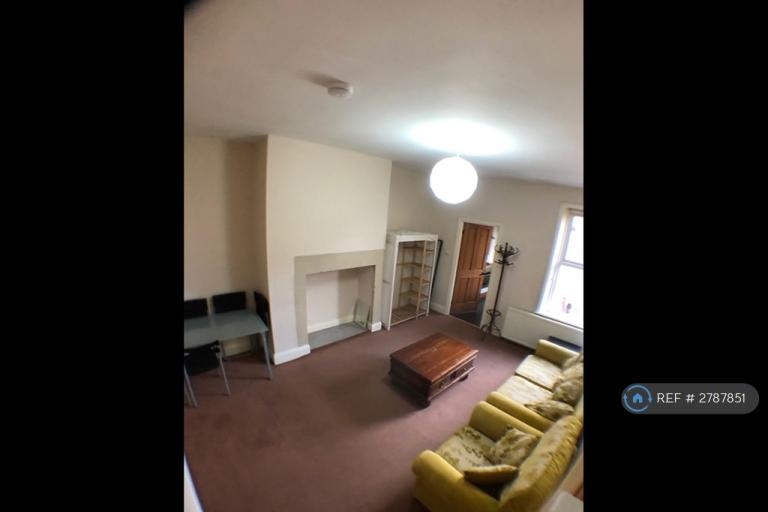 Flat Prospect Place in Newcastle upon Tyne