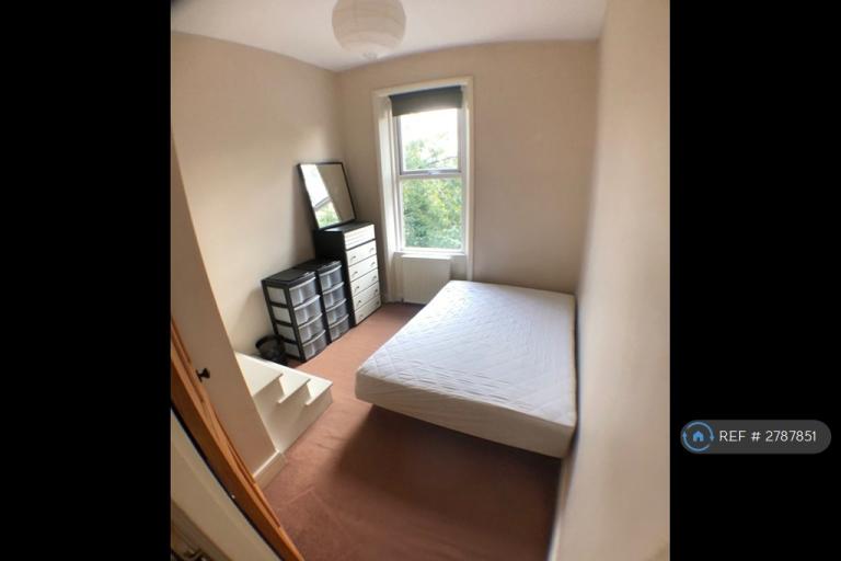 Flat Prospect Place in Newcastle upon Tyne