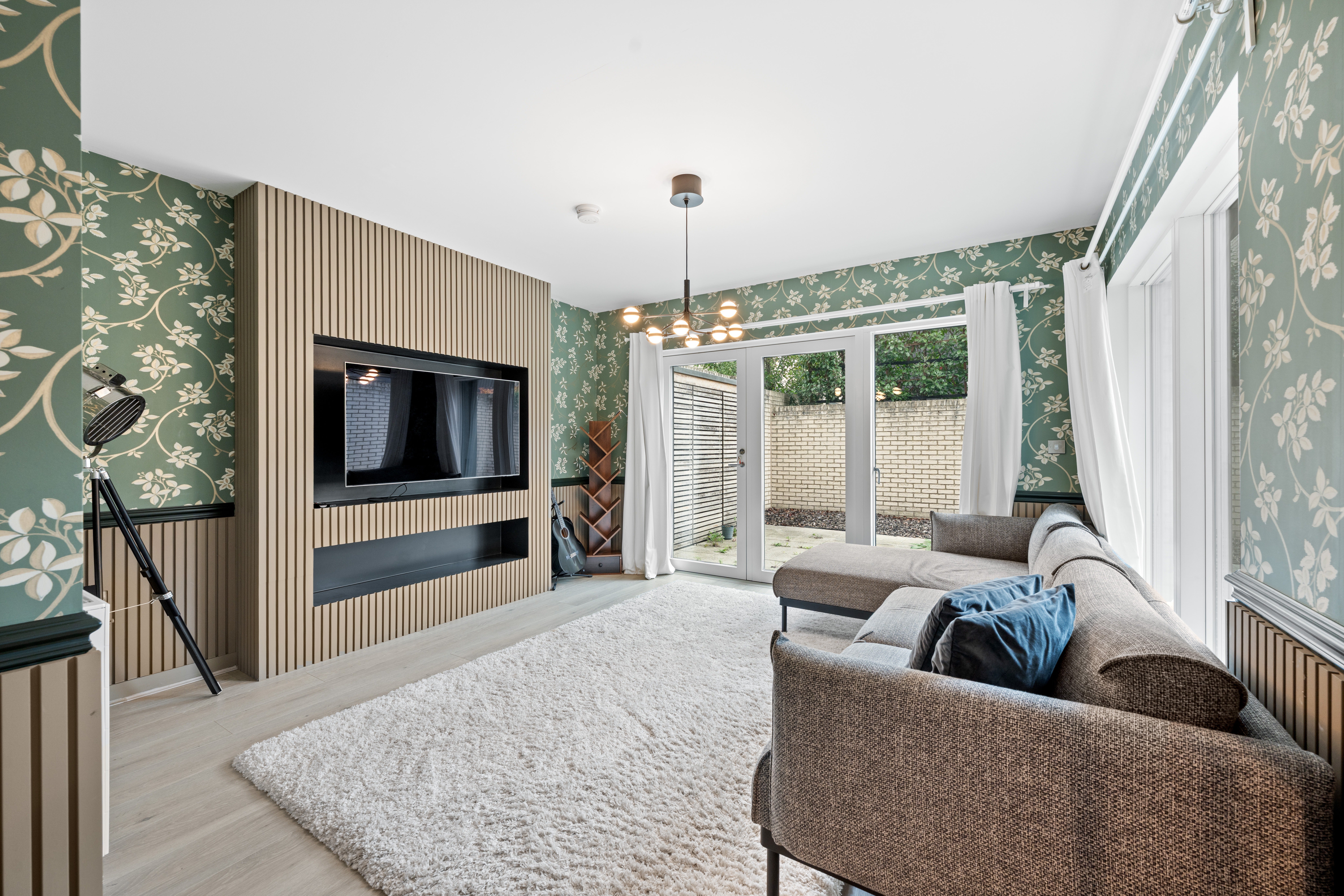 Flat Coopers Lane in Greater London