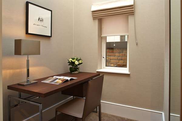 Flat Brompton Road in Greater London