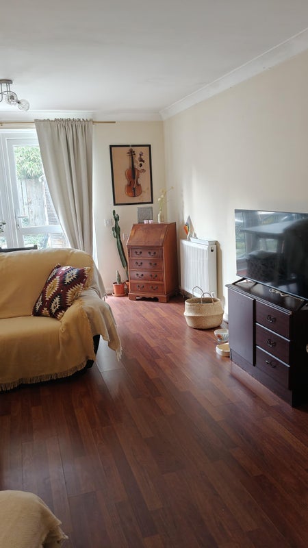 Room Oransay Road in Greater London