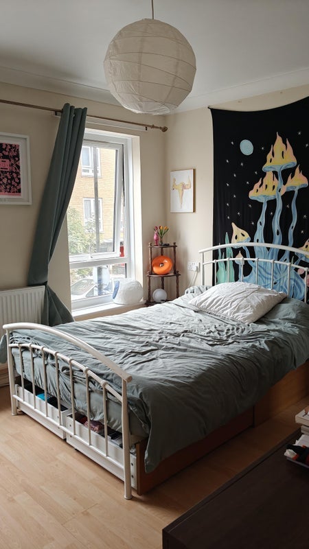 Room Oransay Road in Greater London