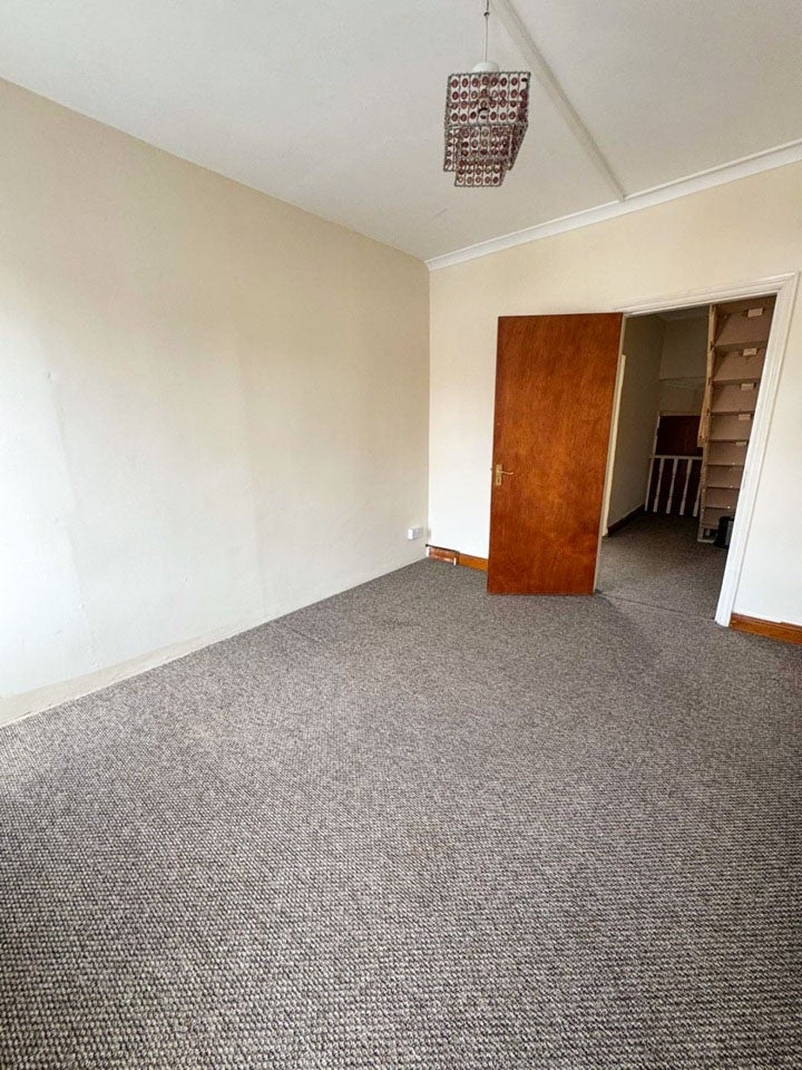 Flat Burlington Road in Greater London