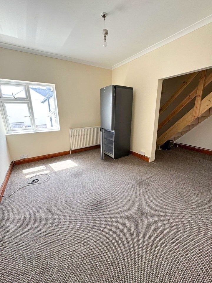 Flat Burlington Road in Greater London