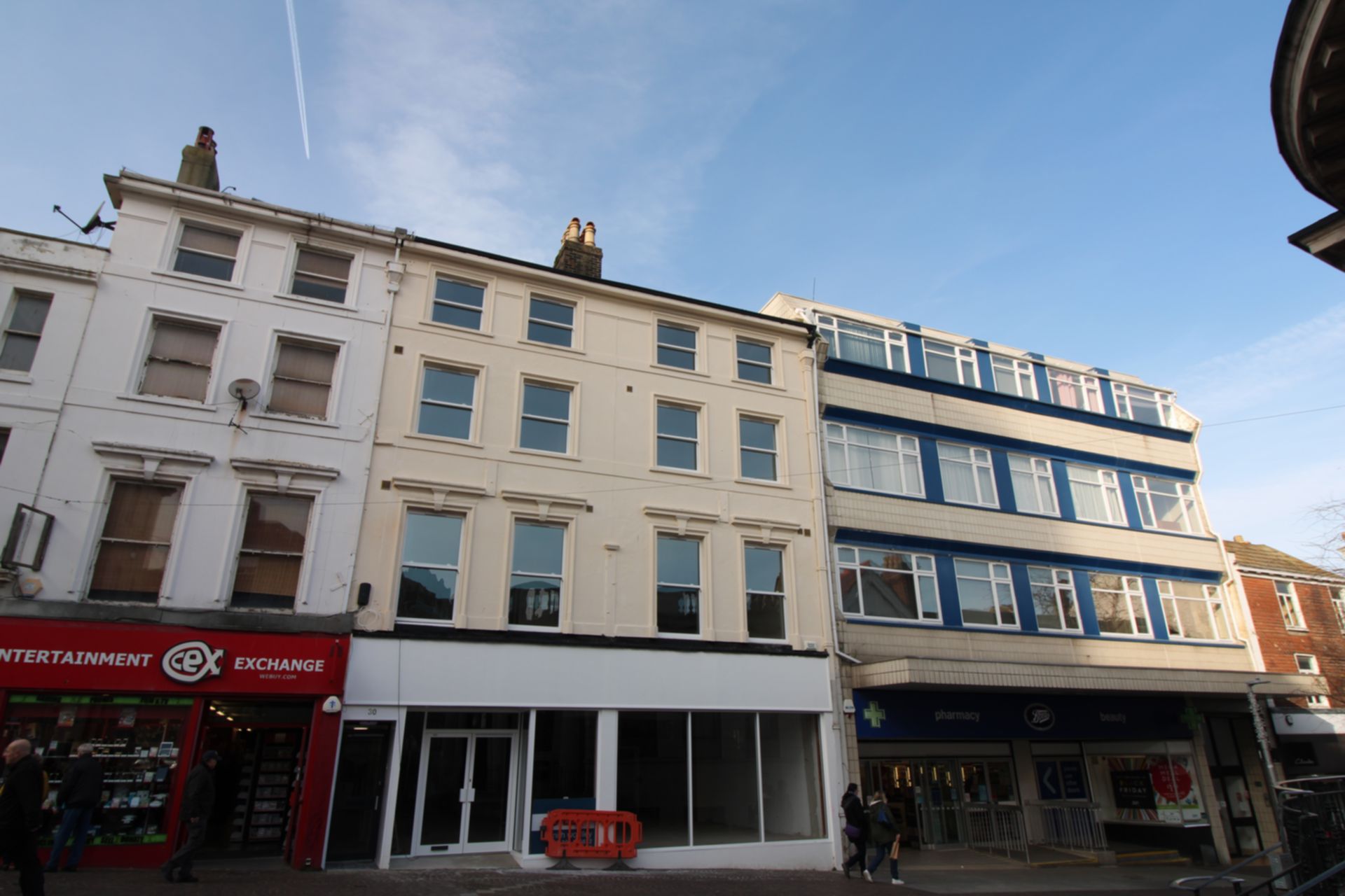 Flat Sandgate Road in Folkestone and Hythe District