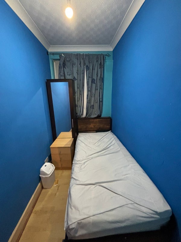 Room Eighth Avenue in Greater London