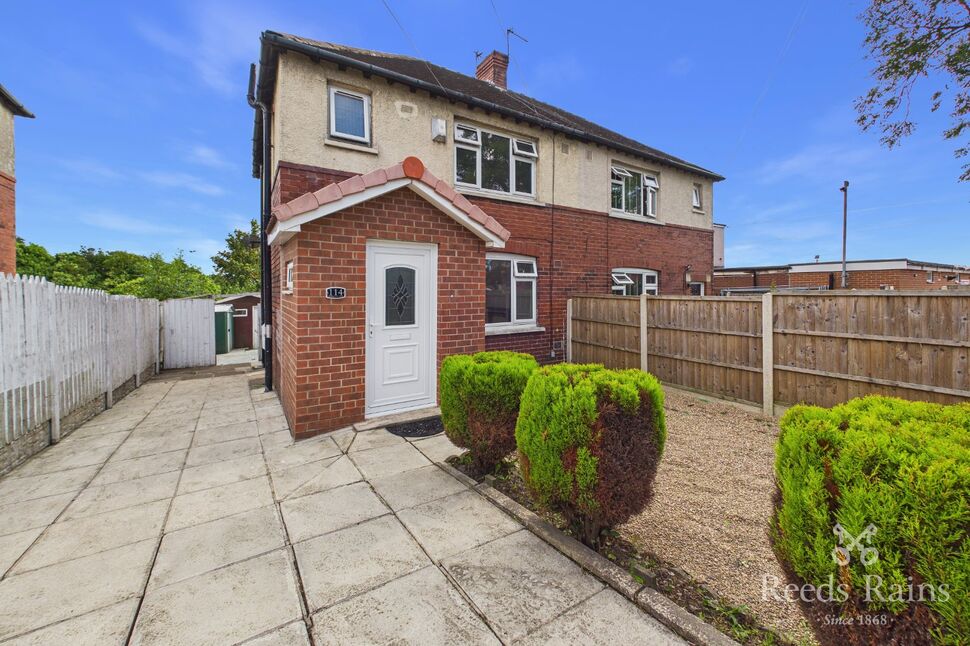 House Woodhouse Road in Wakefield
