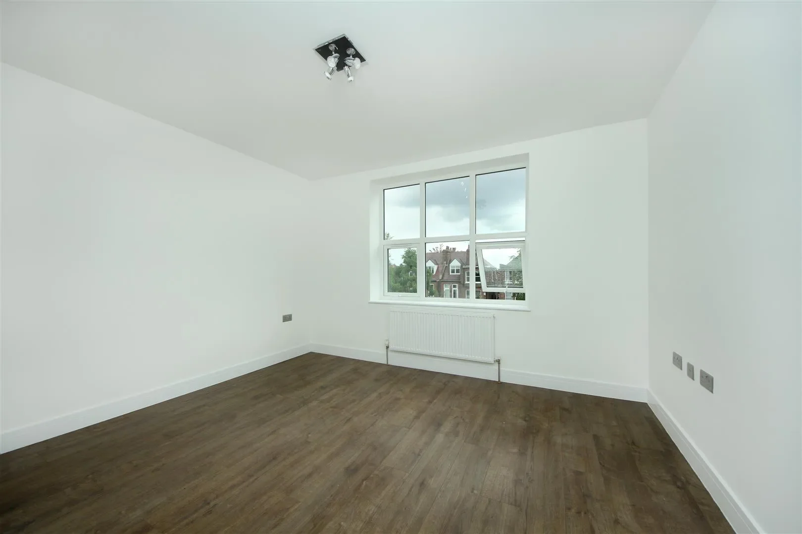 Flat Allison Road in Greater London