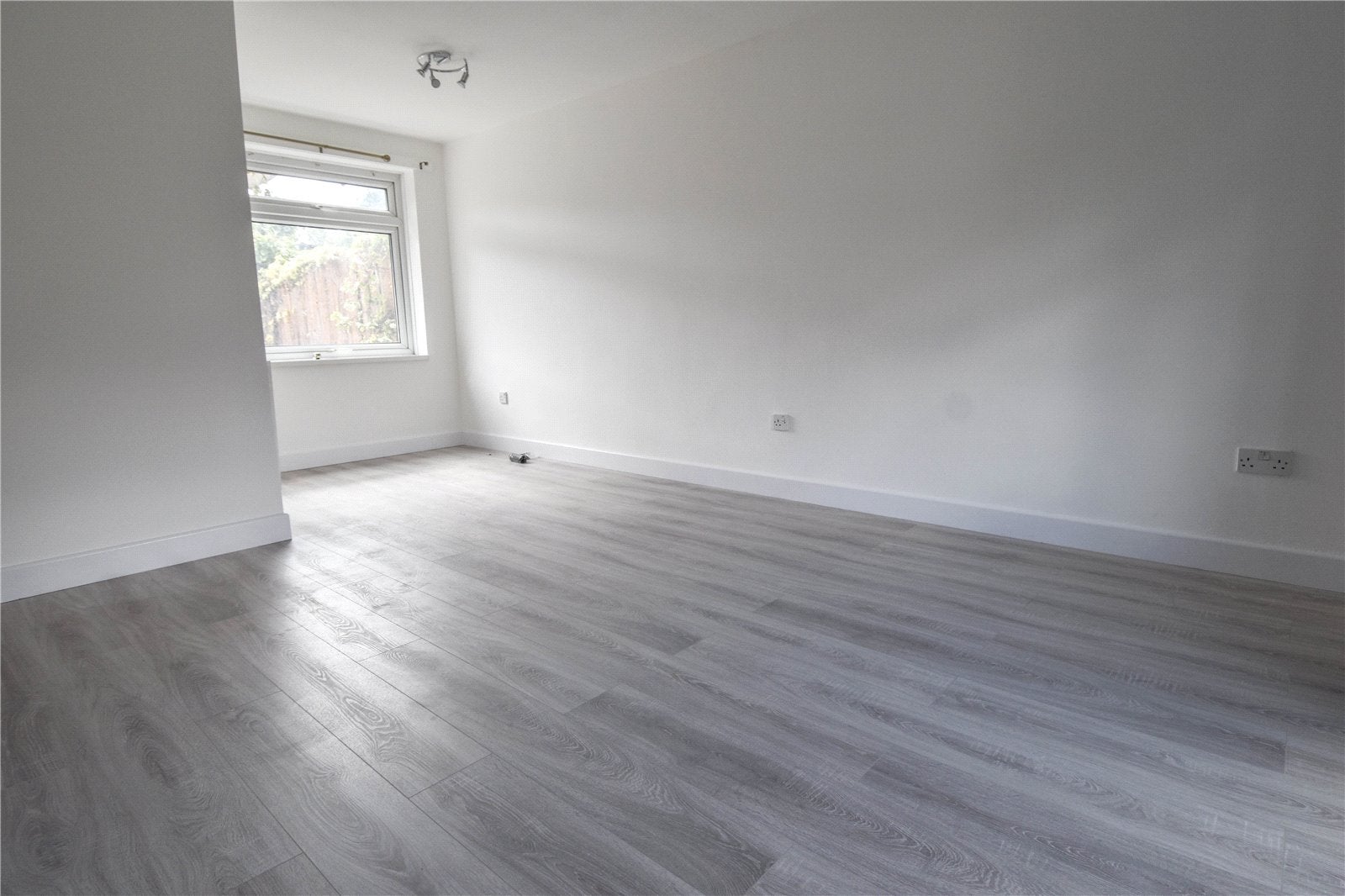 Flat Leahurst Crescent in Birmingham