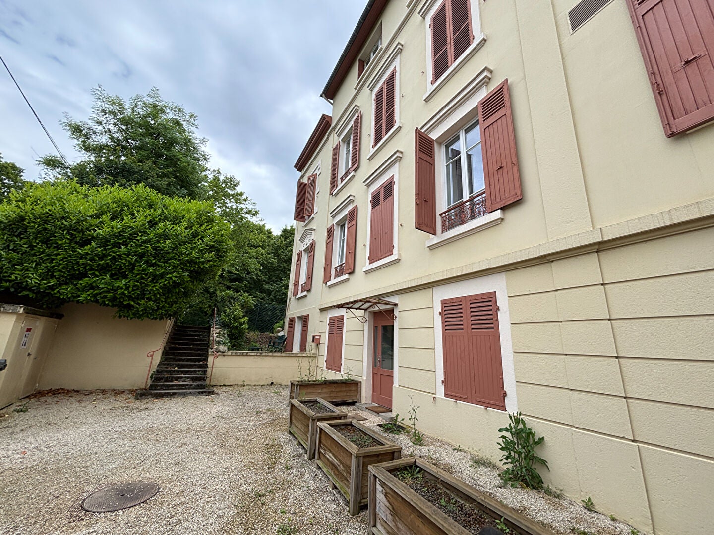 Flat Chemin des Mouilles in Écully
