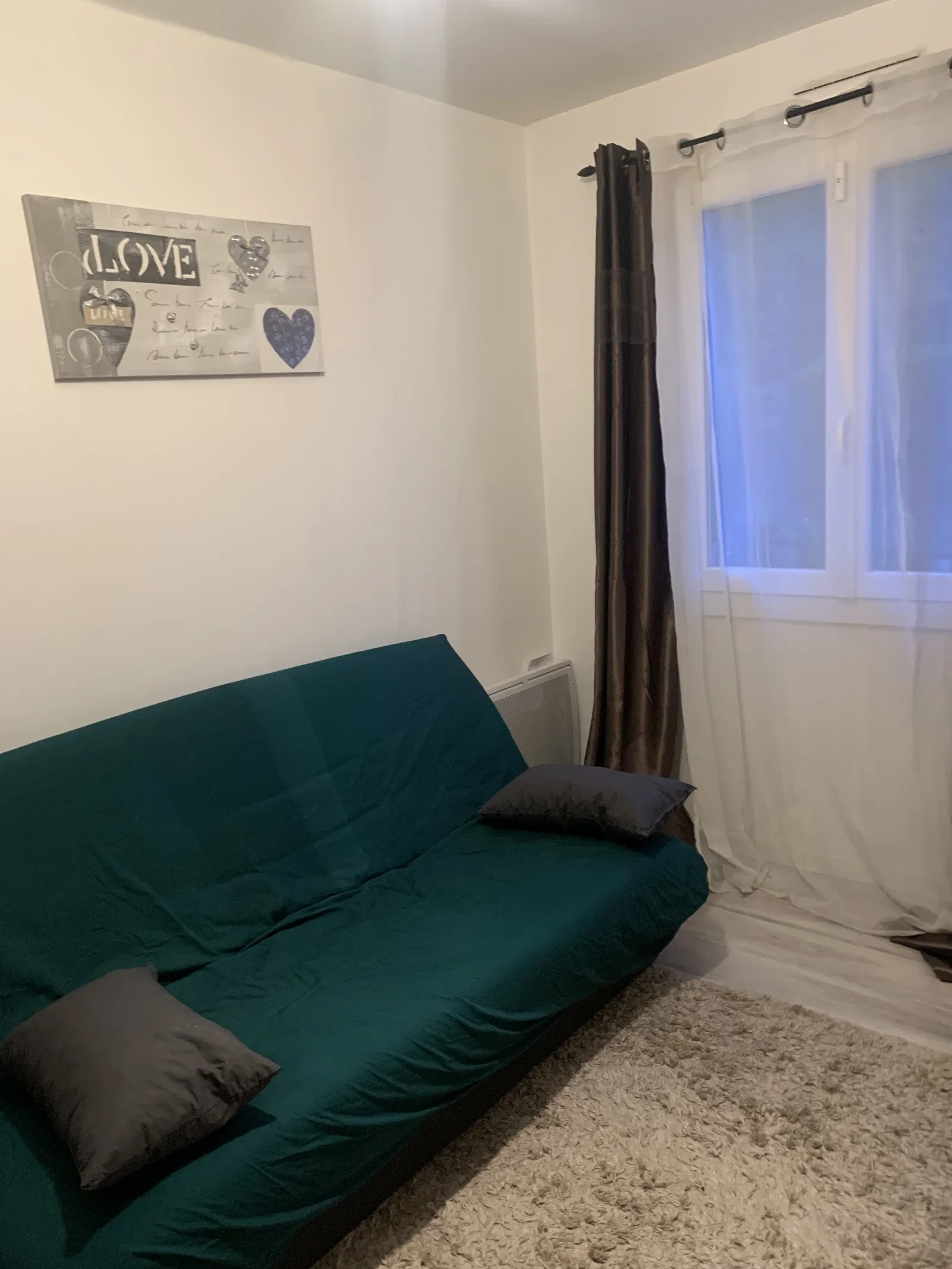 Chambre Rue des Aubépines à Chevru
