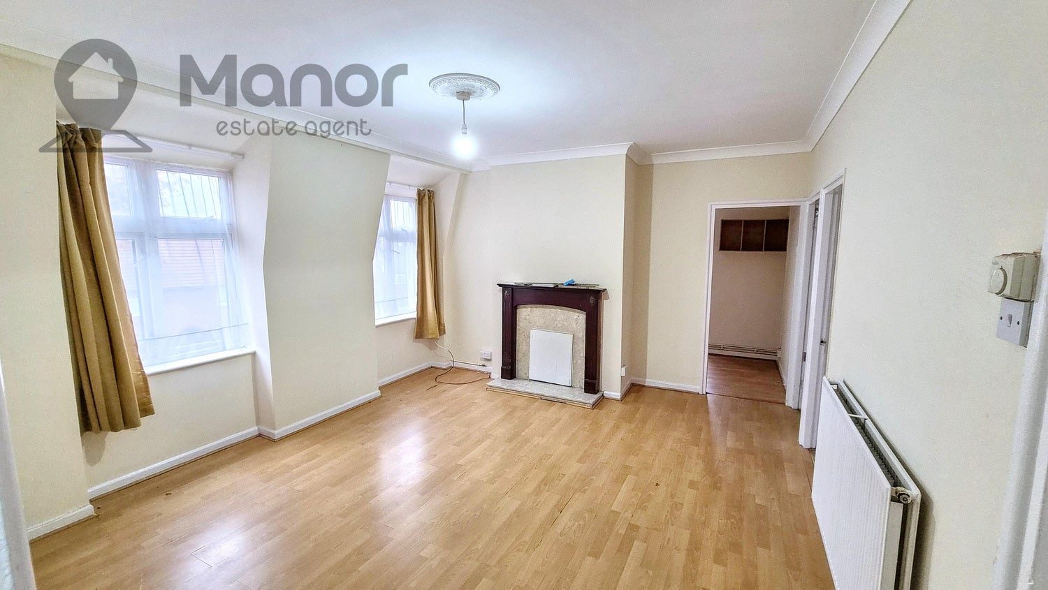 Flat Beverley Road in Greater London