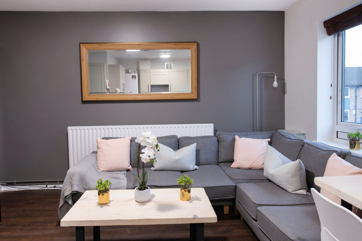 Room Rob Roy Avenue in Nottingham