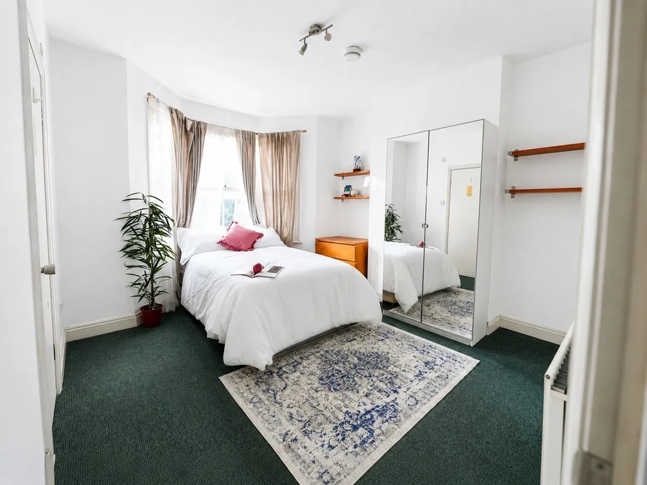Room Rope Street in Greater London