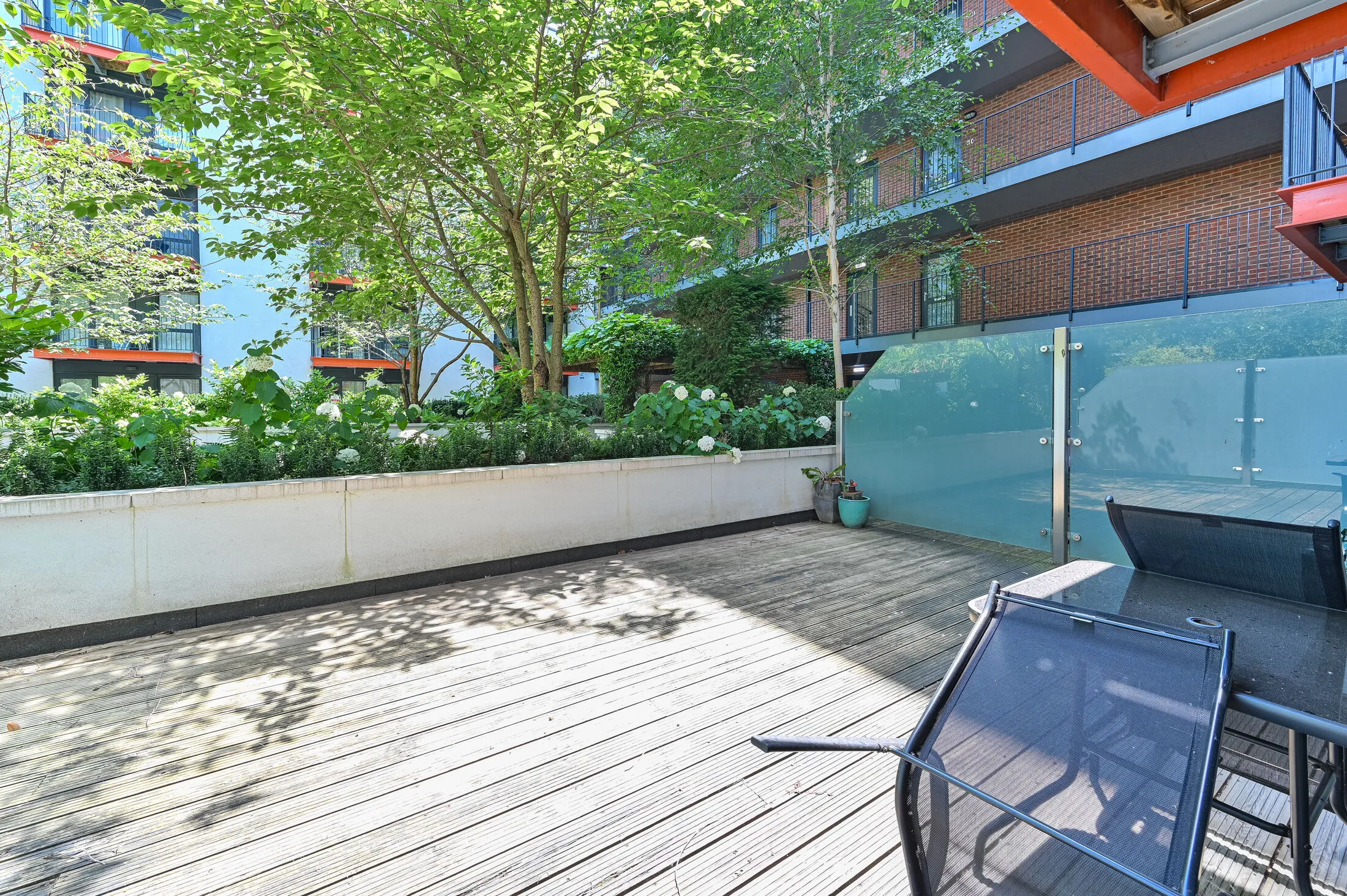 Flat Duke of Wellington Avenue in Greater London