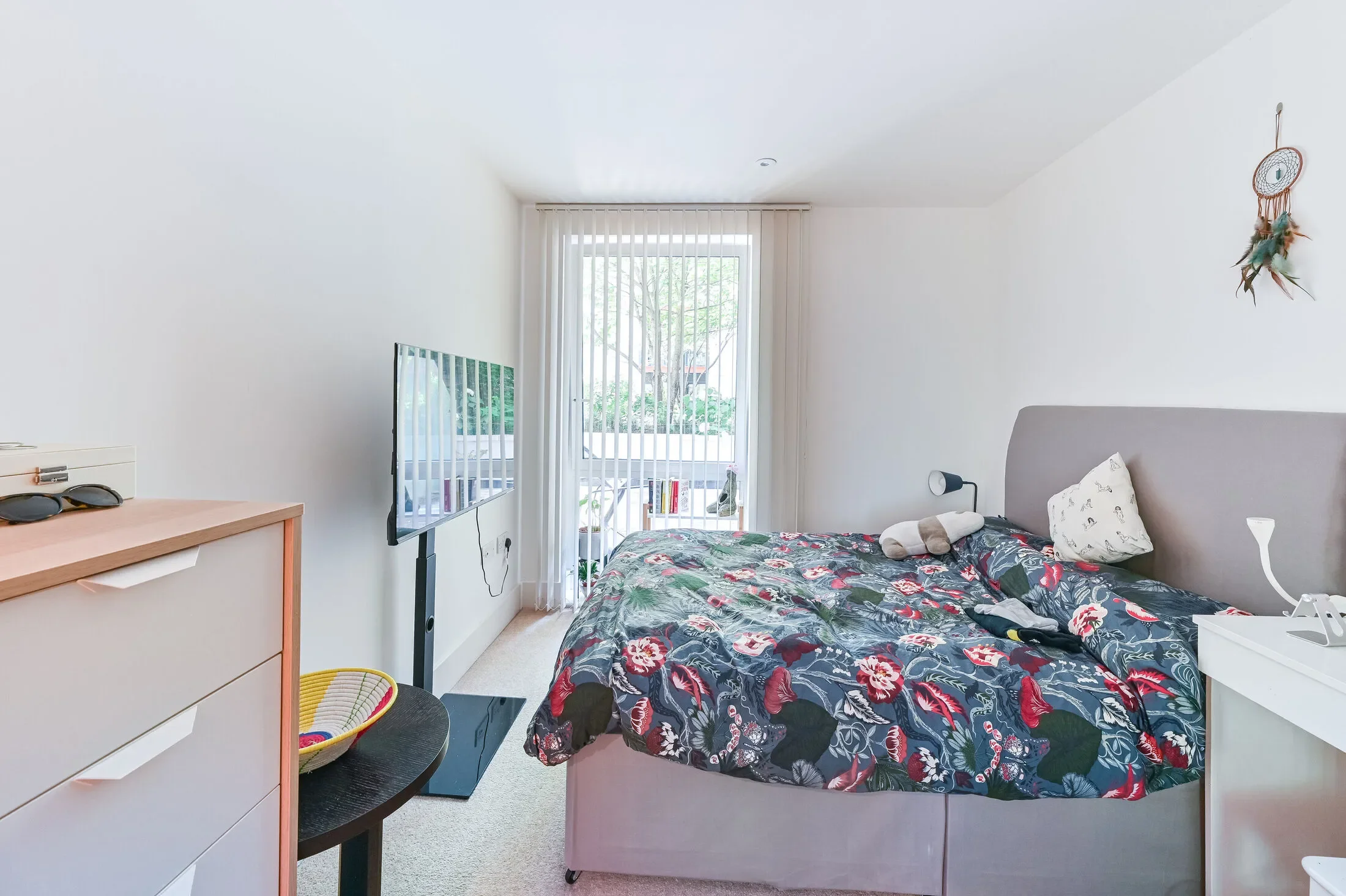 Flat Duke of Wellington Avenue in Greater London
