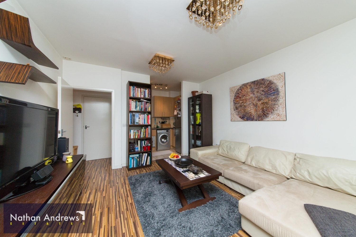 Flat Bromyard Avenue in Greater London