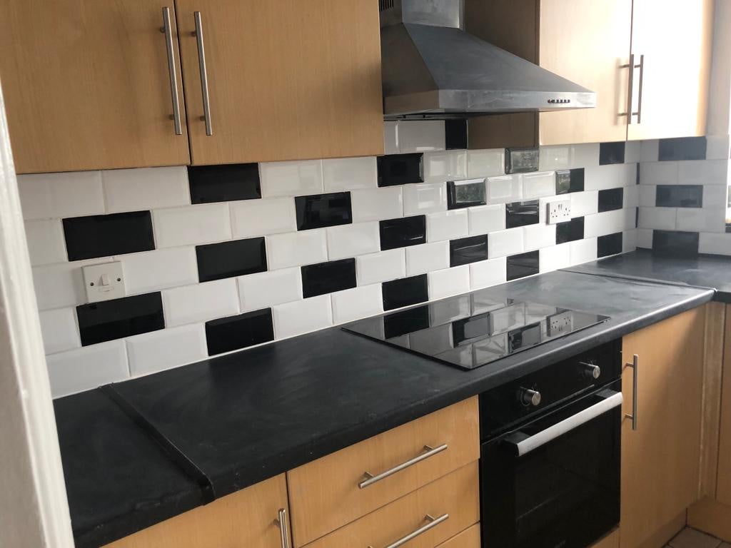 Flat Elmers End Road in Greater London