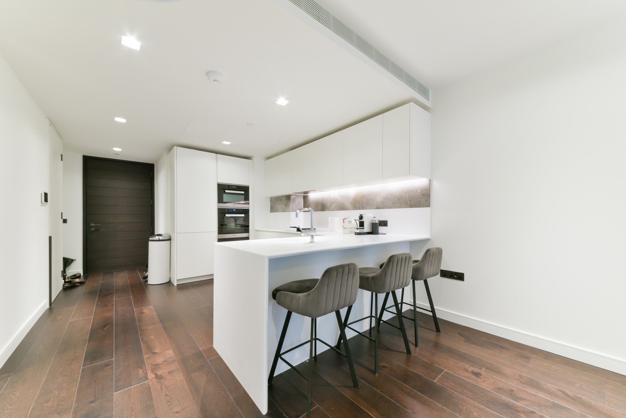 Flat Greenham Close in Greater London