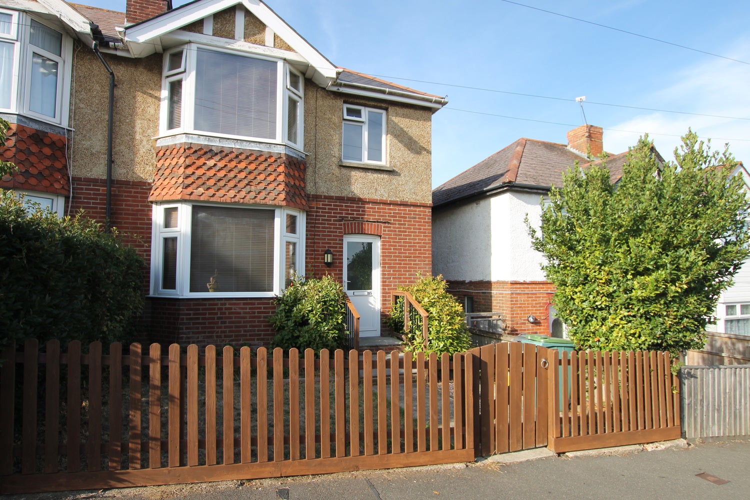House Longmead Road in Ryde