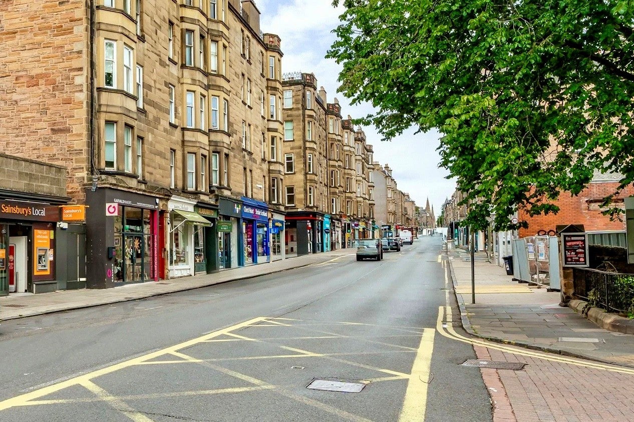 Flat Morningside Road in City of Edinburgh
