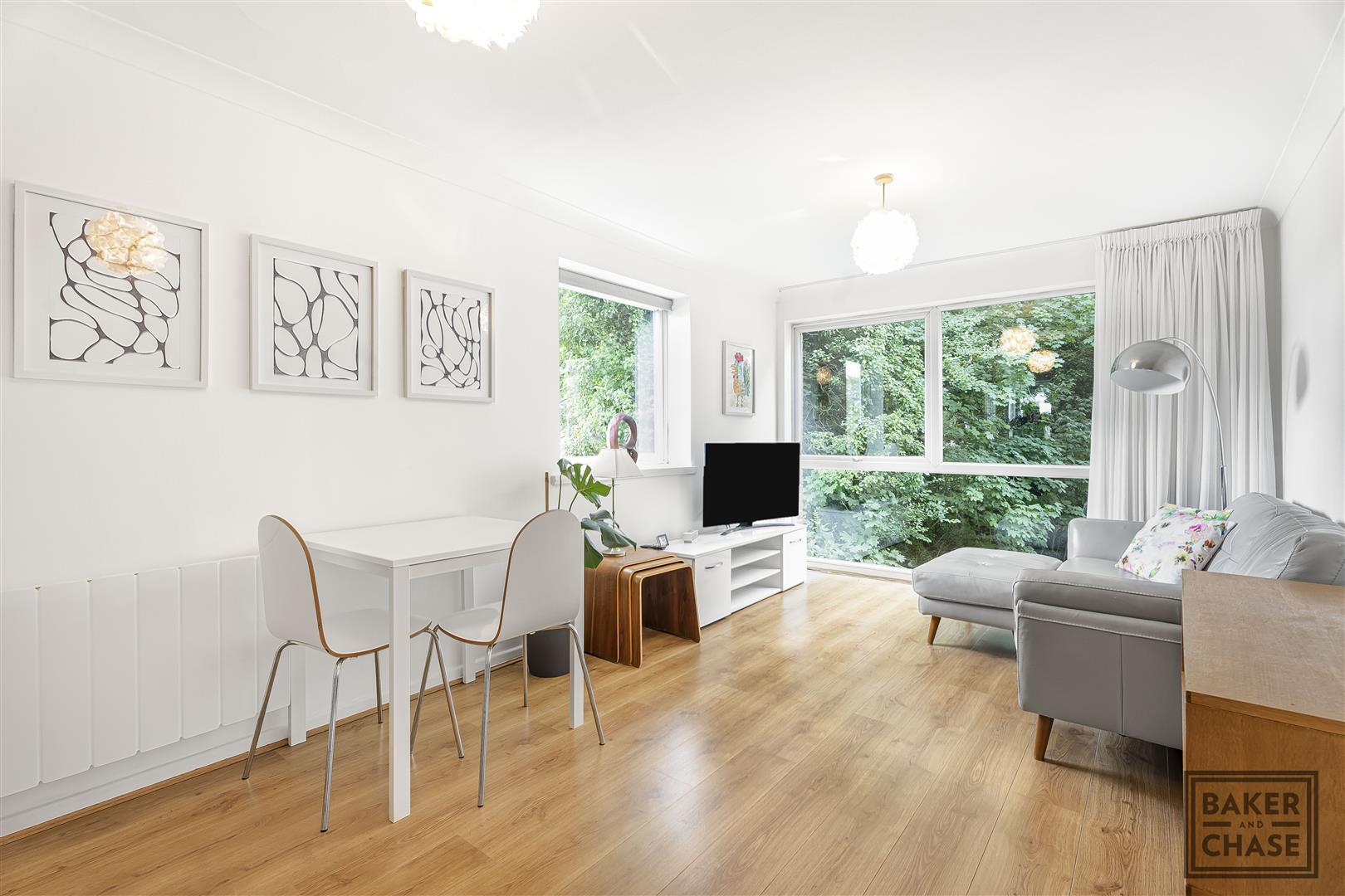 Flat Hansart Way in Greater London