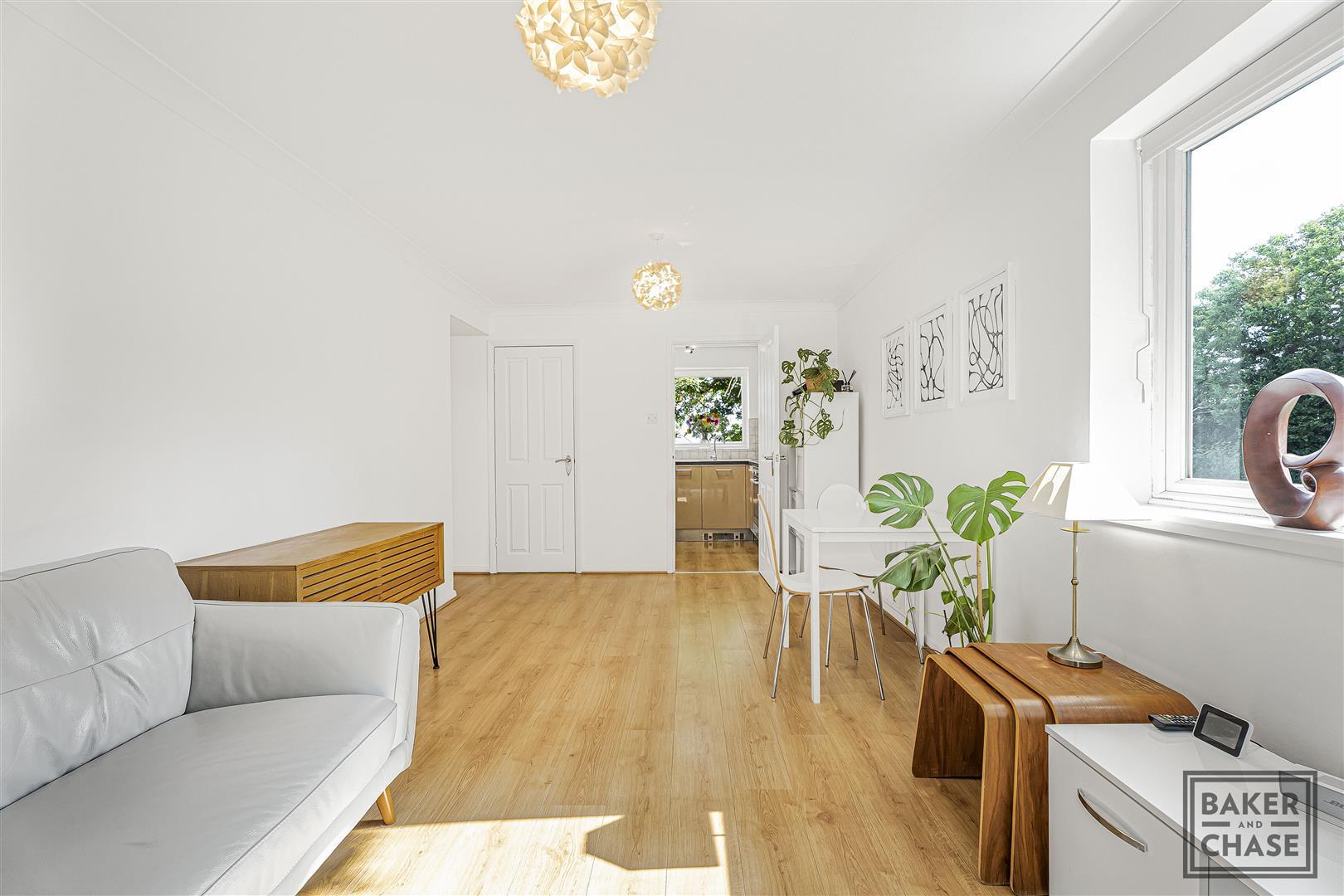 Flat Hansart Way in Greater London