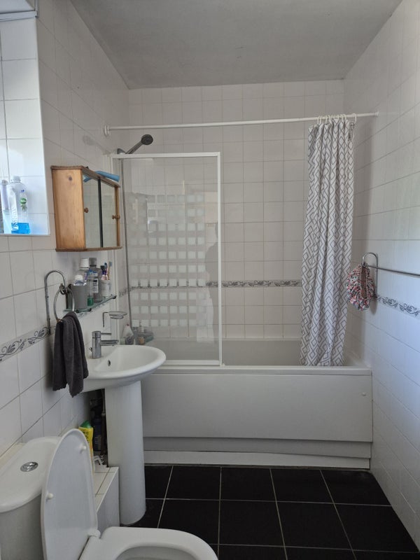 Room Brighton Road in Greater London