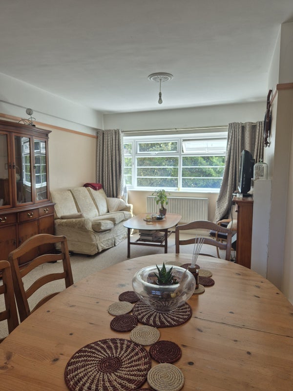 Room Brighton Road in Greater London