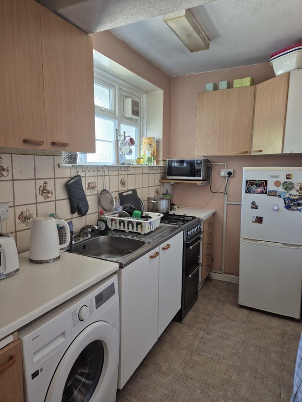 Room Brighton Road in Greater London