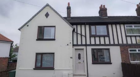 Room Nether Hall Avenue in Kirklees