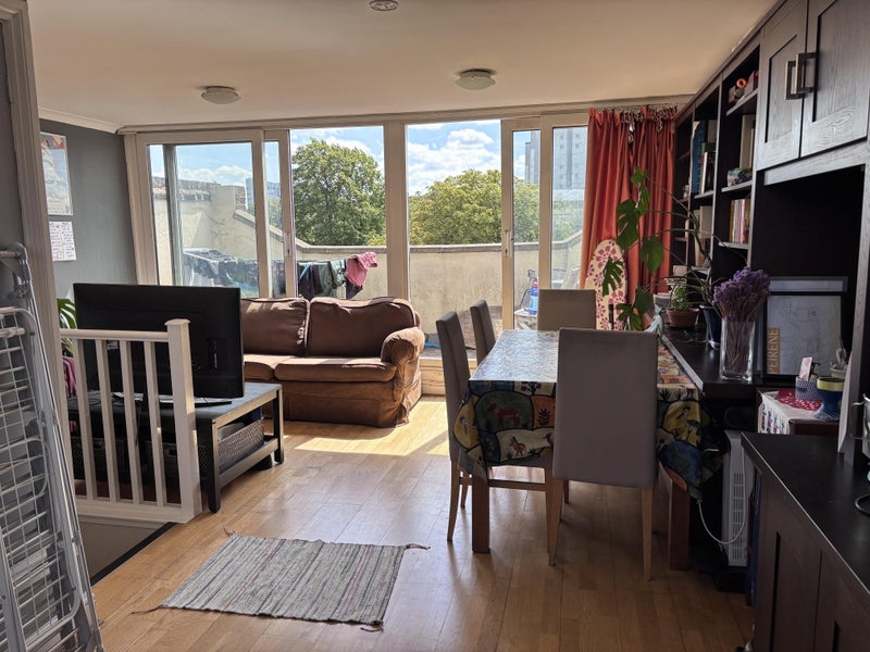 Room Thane Villas in Greater London