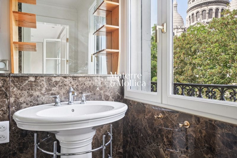 Flat Rue Cauchois in Paris