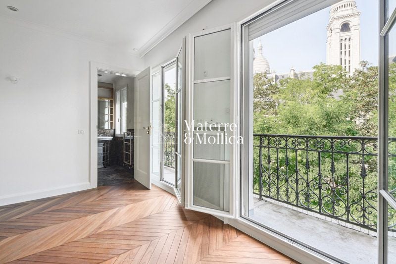 Flat Rue Cauchois in Paris