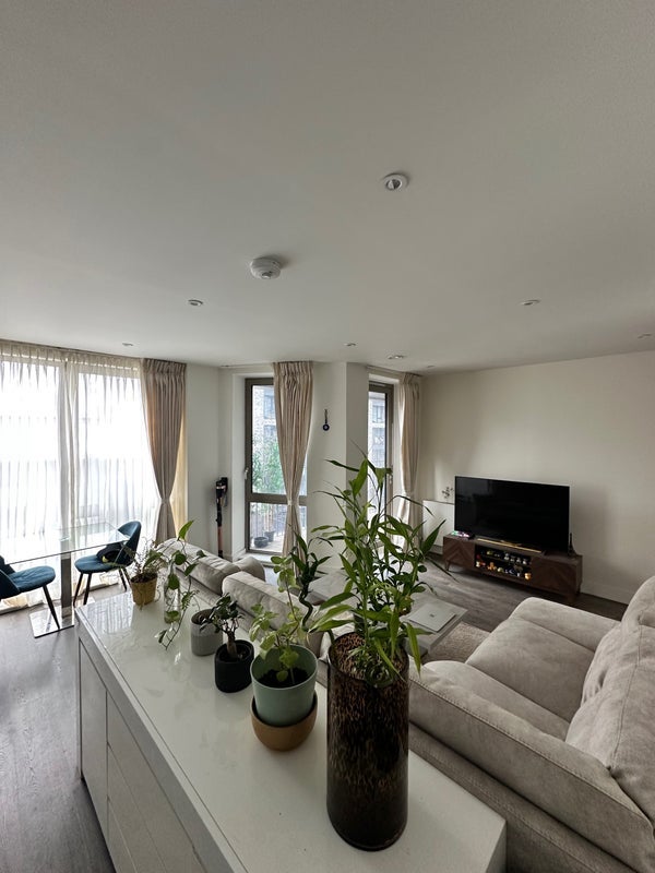 Flat Accra Close in Greater London