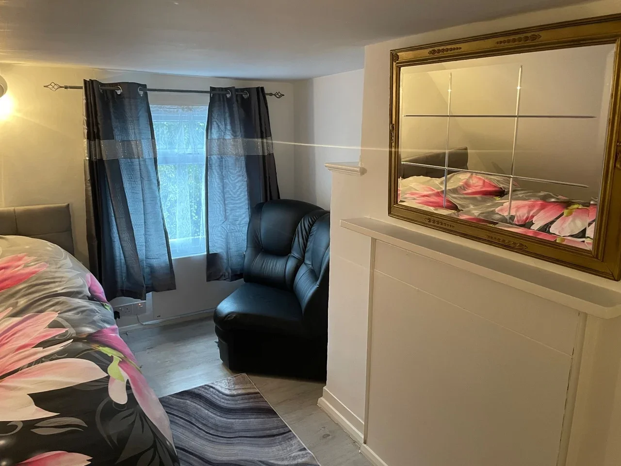 Room Roehampton High Street in Greater London